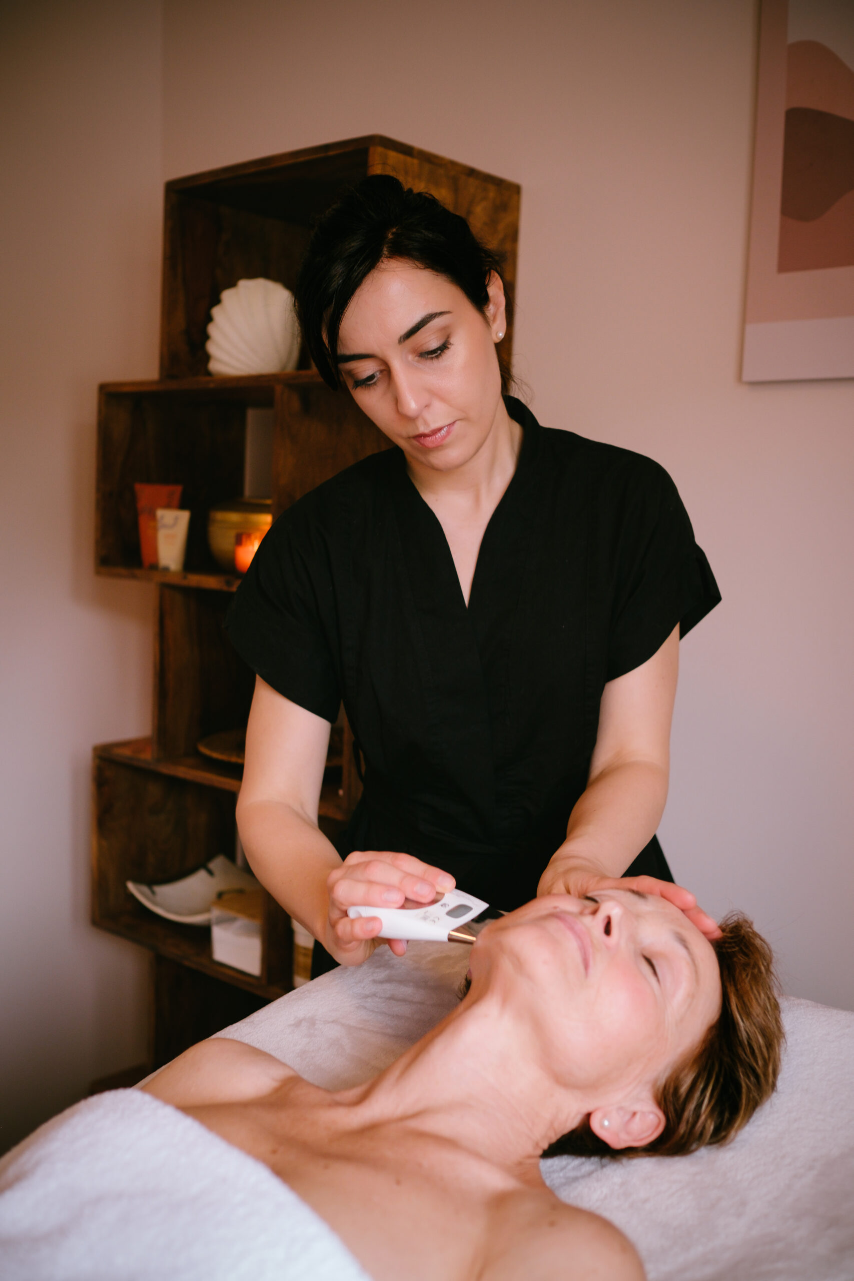 Soin visage relaxant au spa echapetvous à Tarbes avec esthéticienne professionnelle et ambiance chaleureuse