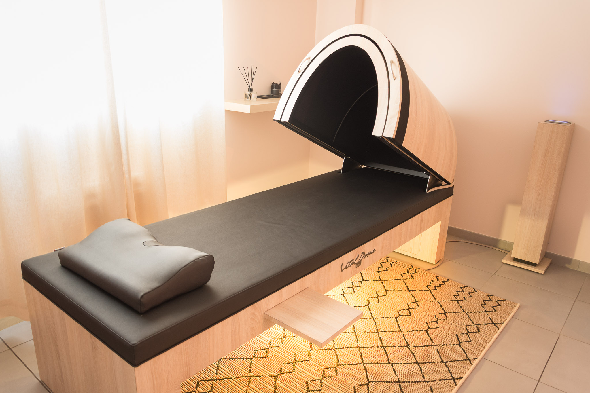 Table d’infrathérapie Vital Dome chez echapetvous dans un espace bien-être zen à Tarbes